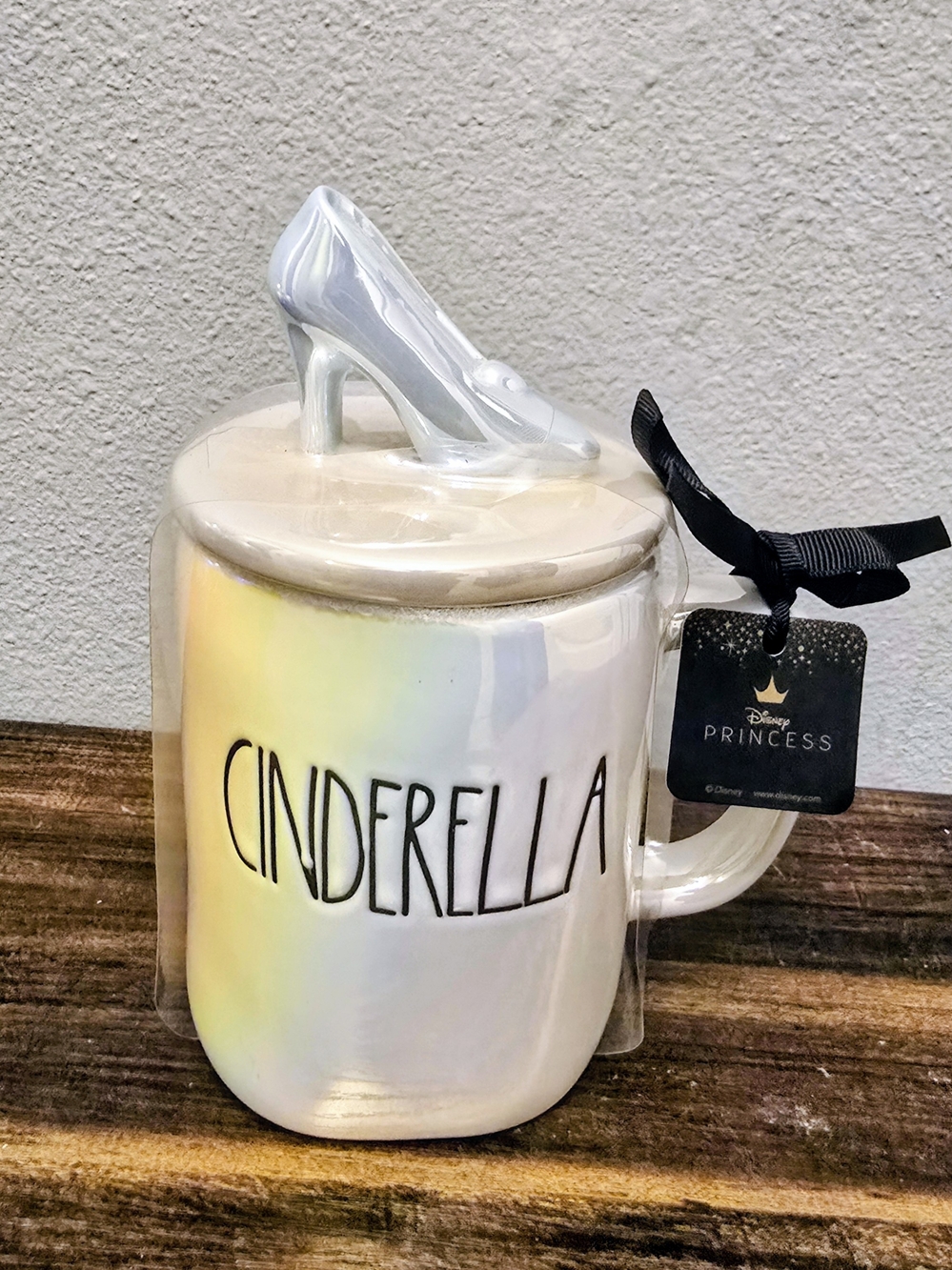 Disney Cinderella Iridescent Ceramic Mug with Glass Slipper Lid - White